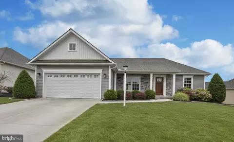 016 Rolling Meadow Rd, Lebanon, PA 17046