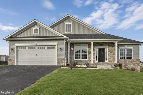 021 Rolling Meadow Rd, Lebanon, PA 17046