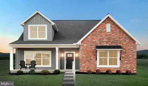 18 Grand Summit Dr, Annville, PA 17003