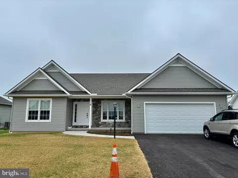 118 Dream Dr #3, Lebanon, PA 17046