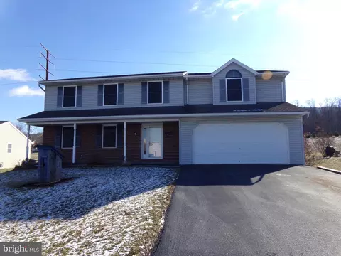 213 Sweetwater Ln, Newmanstown, PA 17073