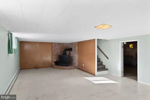 Living - 104 Cedar St, Lebanon, PA 17042 photo 4 of 4