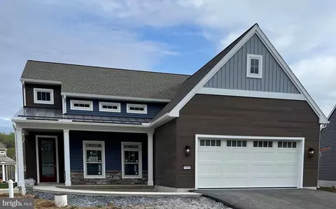 1036 Stanford Dr #158, Lebanon, PA 17042