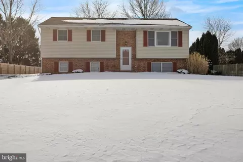 144 Elk Dr, Lebanon, PA 17046