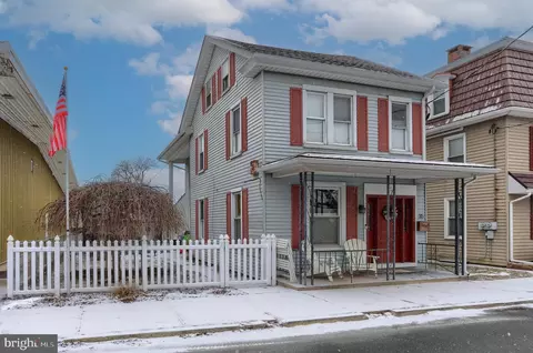 35 N College St, Palmyra, PA 17078
