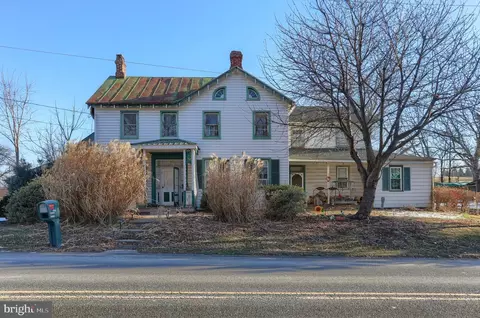 828 Houtztown Rd, Myerstown, PA 17067