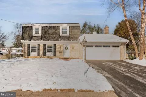 3 Sycamore Ln, Palmyra, PA 17078