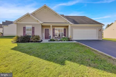 936 Snapdragon Ct, Lebanon, PA 17046
