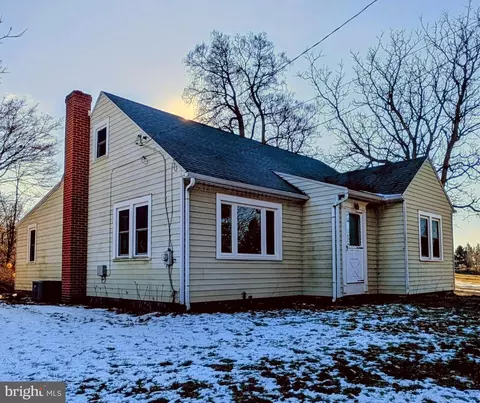 318 Chestnut Hill Rd, Palmyra, PA 17078