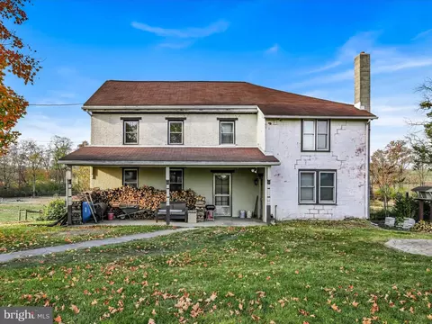 57 E Rosebud Rd, Myerstown, PA 17067