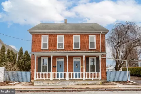 223-225 N College St, Palmyra, PA 17078
