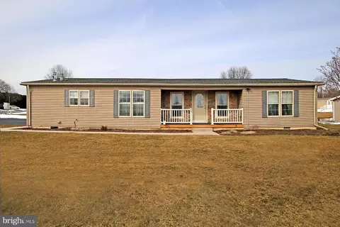 65 Bauer Dr, Lebanon, PA 17046