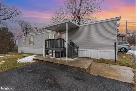 3 Olivers Park Dr, Annville, PA 17003