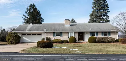 251 Eisenhower Rd, Palmyra, PA 17078