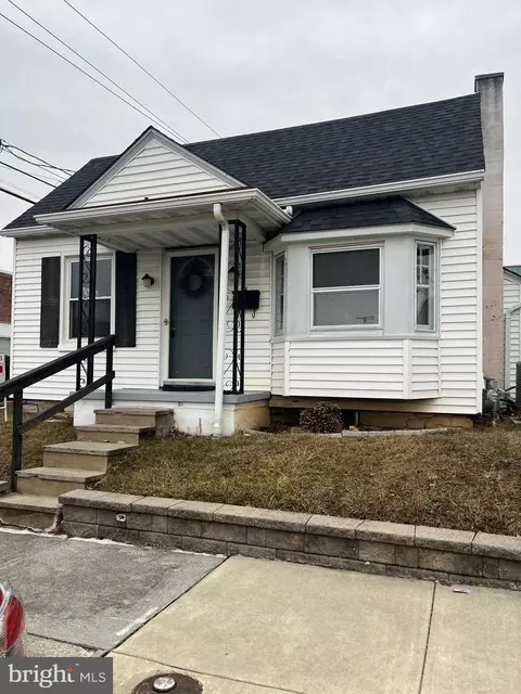 24 S College St, Palmyra, PA 17078