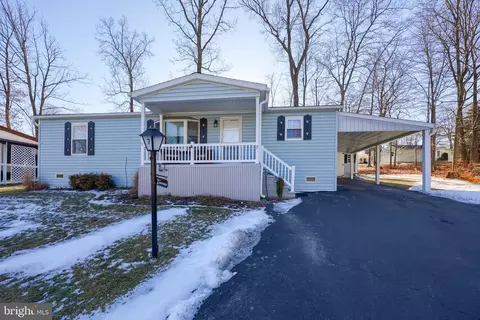 7 Ash Dr, Manheim, PA 17545