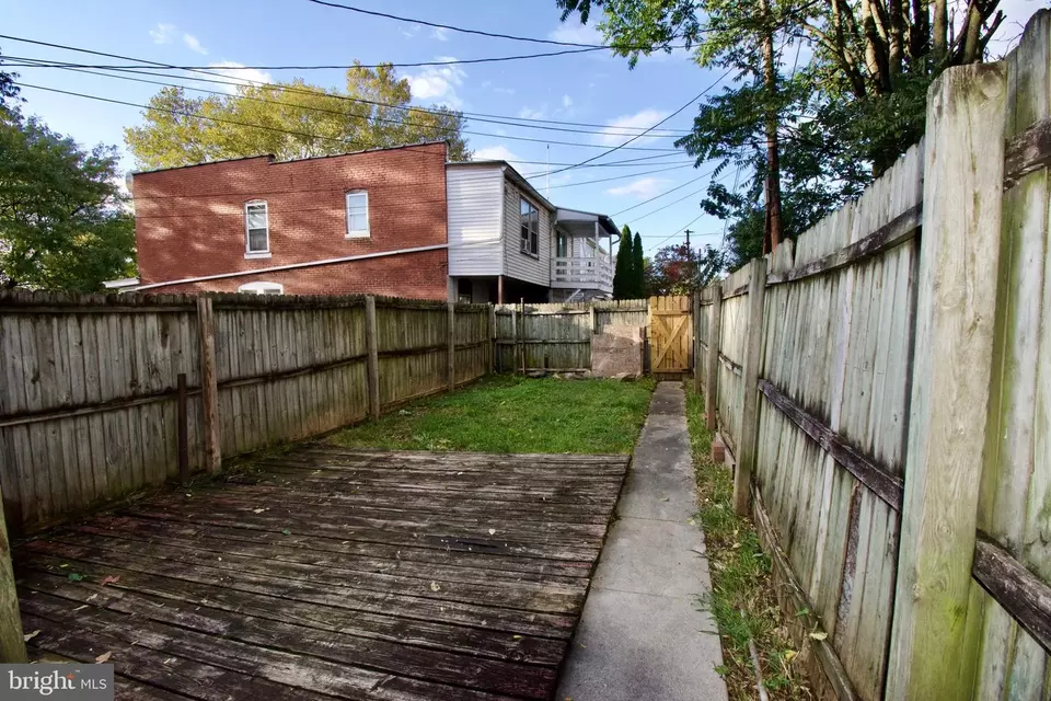 Exterior - 9 Walnut St, Lebanon, PA 17042 photo 3 of 3