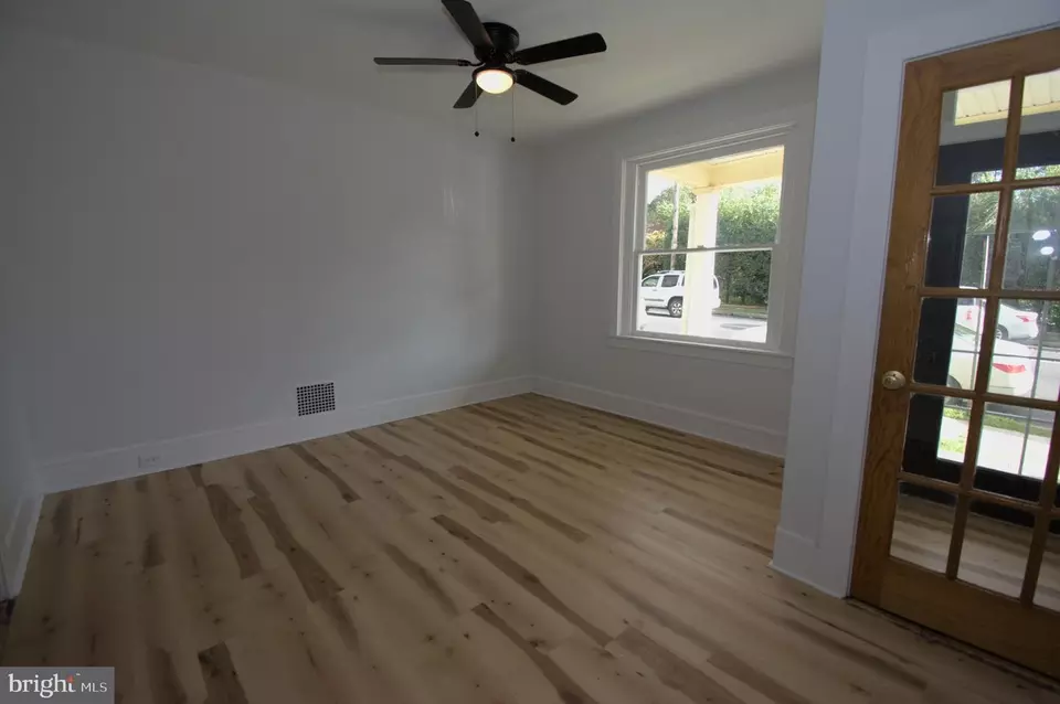 Living - 9 Walnut St, Lebanon, PA 17042 photo 1 of 3