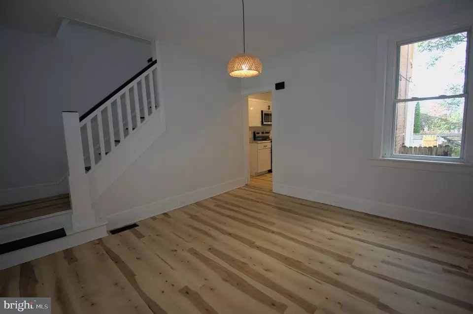 Living - 9 Walnut St, Lebanon, PA 17042 photo 2 of 3