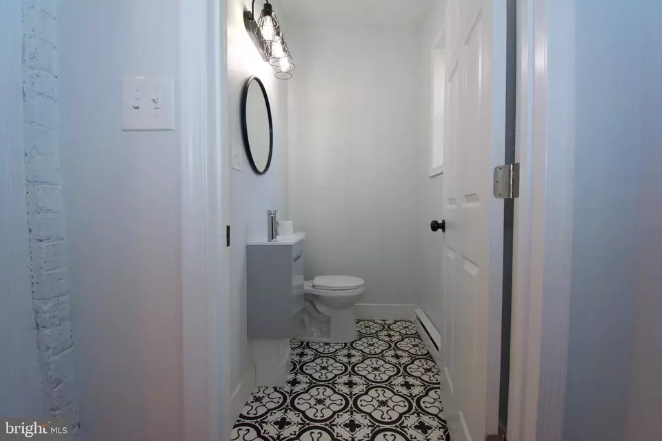 Entry Way - 9 Walnut St, Lebanon, PA 17042 photo 2 of 2