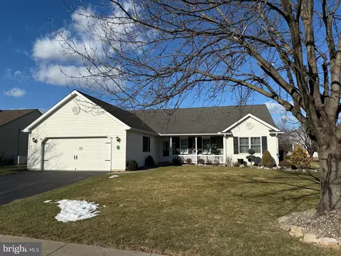33 Rosemont Dr, Myerstown, PA 17067