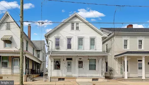 77 E Main St, Newmanstown, PA 17073