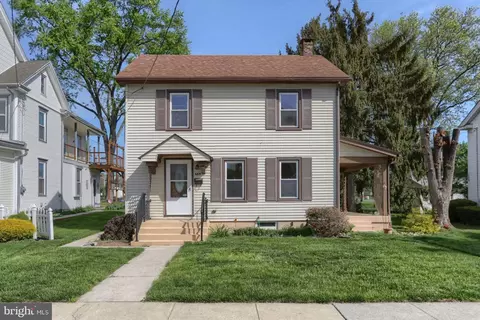 659 E Maple St, Annville, PA 17003