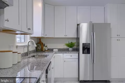 Kitchen - 601 E Walnut St, Palmyra, PA 17078 photo 1 of 2