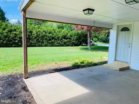Exterior - 601 E Walnut St, Palmyra, PA 17078 photo 4 of 5