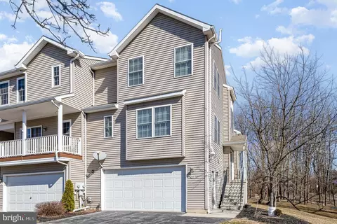108 Woodside Ct, Annville, PA 17003