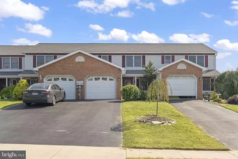 390 Acorn Cir, Lebanon, PA 17042