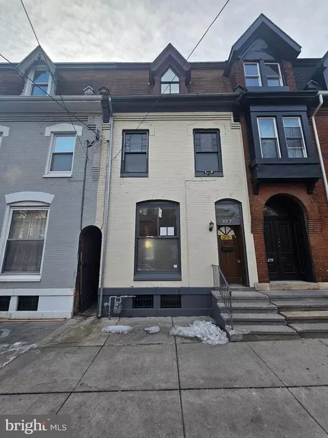 377 N 8th St, Lebanon, PA 17046