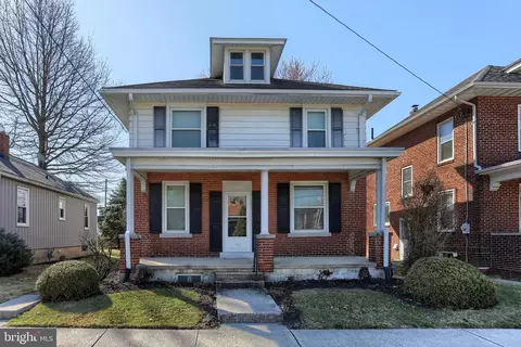 132 E Penn Ave, Cleona, PA 17042
