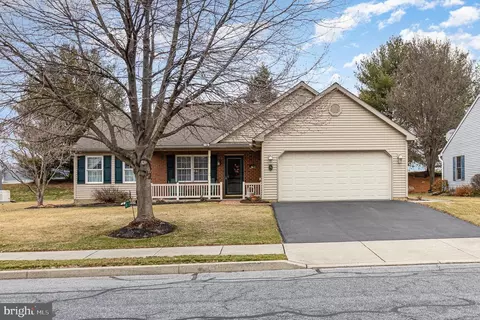 37 Arbor Dr, Myerstown, PA 17067