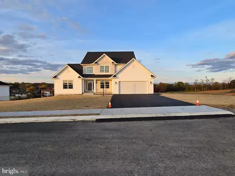 2013 Rolling Meadow Rd, Lebanon, PA 17046