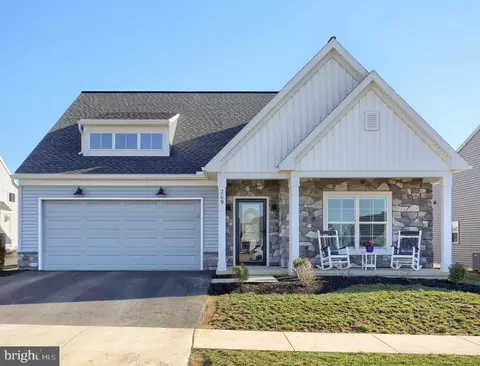 209 Pinnacle Ridge Dr, Annville, PA 17003