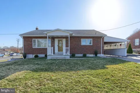 120 S Spruce St, Annville, PA 17003