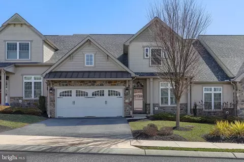 506 Springbrook Dr, Palmyra, PA 17078