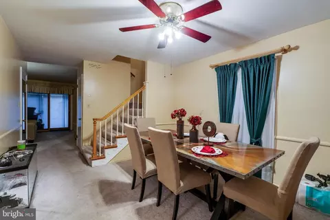 940 E Maple St, Palmyra, PA 17078 photo 4