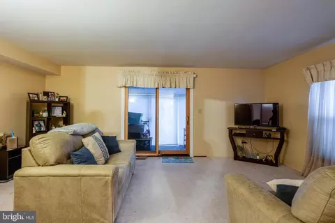 940 E Maple St, Palmyra, PA 17078 photo 11