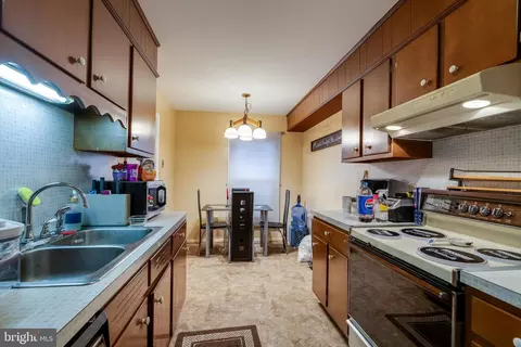 940 E Maple St, Palmyra, PA 17078 photo 5