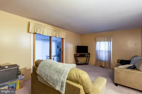 940 E Maple St, Palmyra, PA 17078 photo 12