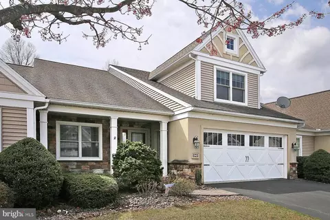 1043 English Dr, Lebanon, PA 17042