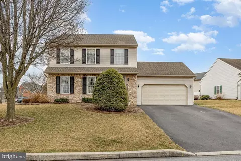 457 Oak Ln, Palmyra, PA 17078