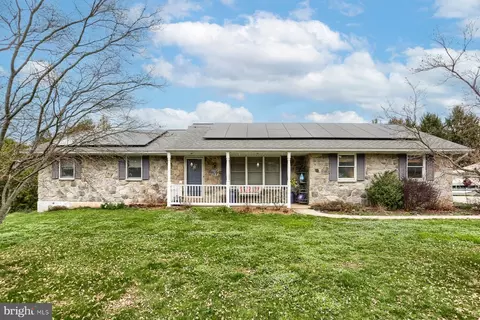 173 Schoolhouse Rd, Palmyra, PA 17078