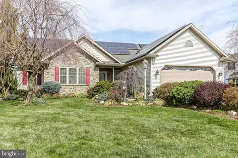 415 Homestead Dr, Lebanon, PA 17042