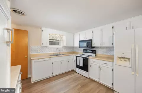 Kitchen - 228 N Harrison St, Palmyra, PA 17078 photo 1 of 2