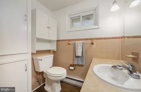 Bath - 228 N Harrison St, Palmyra, PA 17078 photo 1 of 2