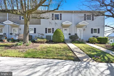 22 E Poplar St, Palmyra, PA 17078