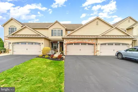 903 Lantern Dr, Lebanon, PA 17046